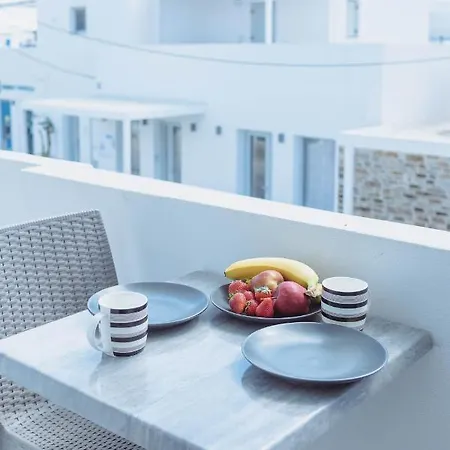 Pavlos Place Αντίπαρος